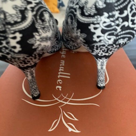 Bettye Muller Affair Pumps - Picture 6 of 6